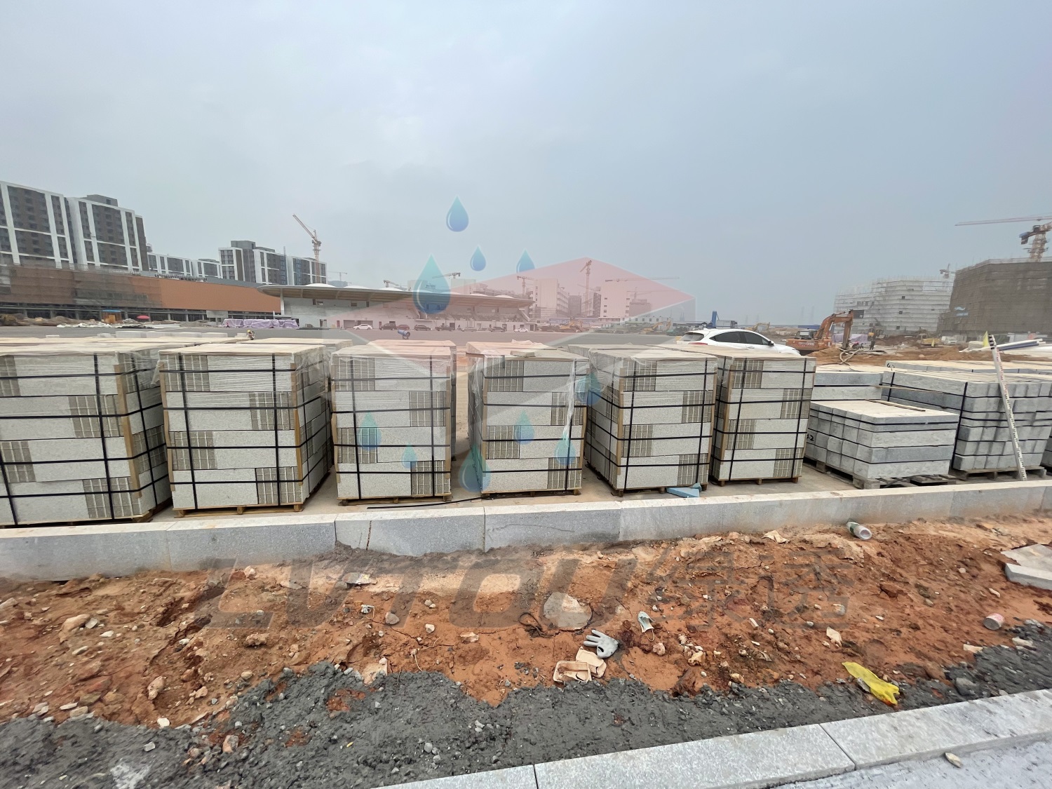 細(xì)面陶瓷透水磚:構(gòu)建“海綿城市”的關(guān)鍵材料